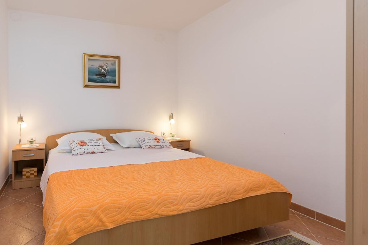 Apartments Marija Funtana Εξωτερικό φωτογραφία